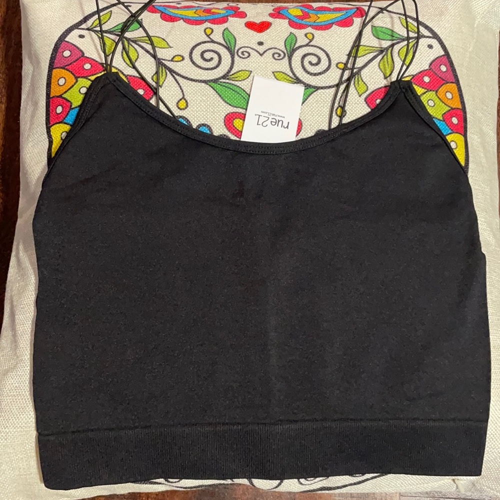 RUE21 NWT crop top
